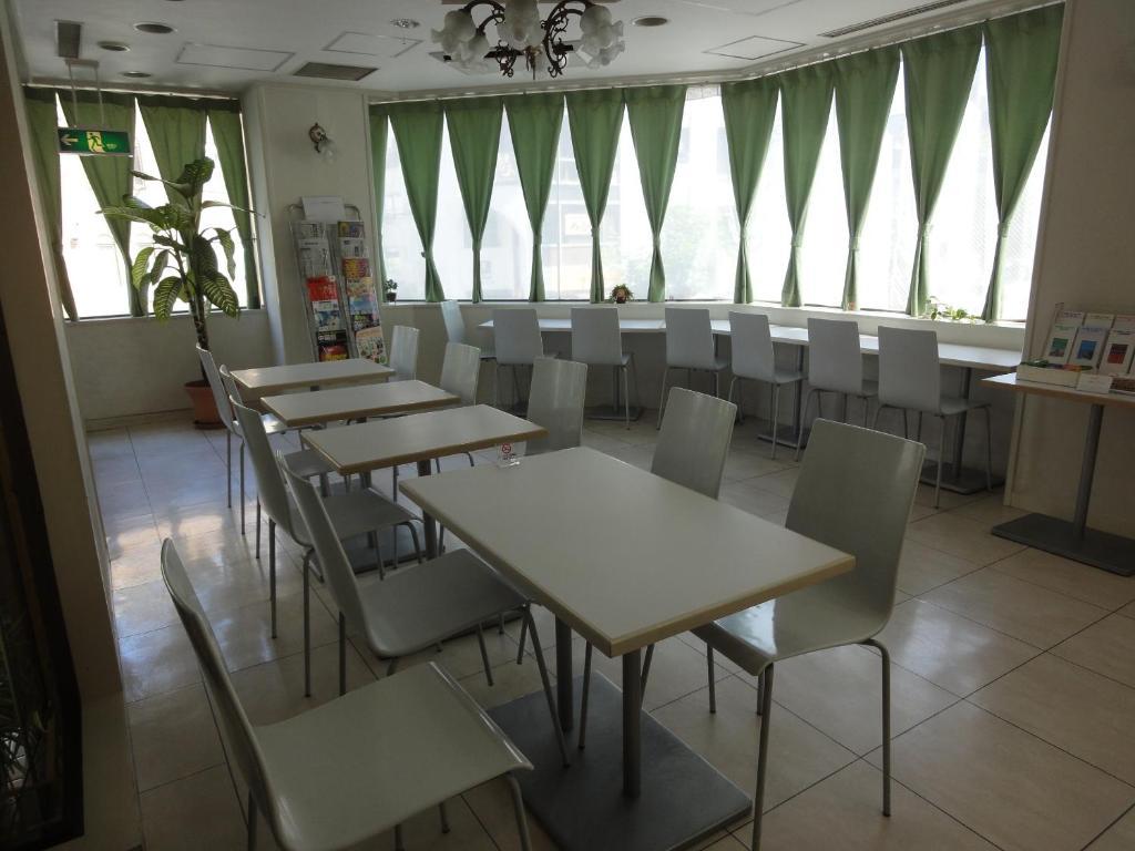 Hiroshima Rich Hotel Екстер'єр фото